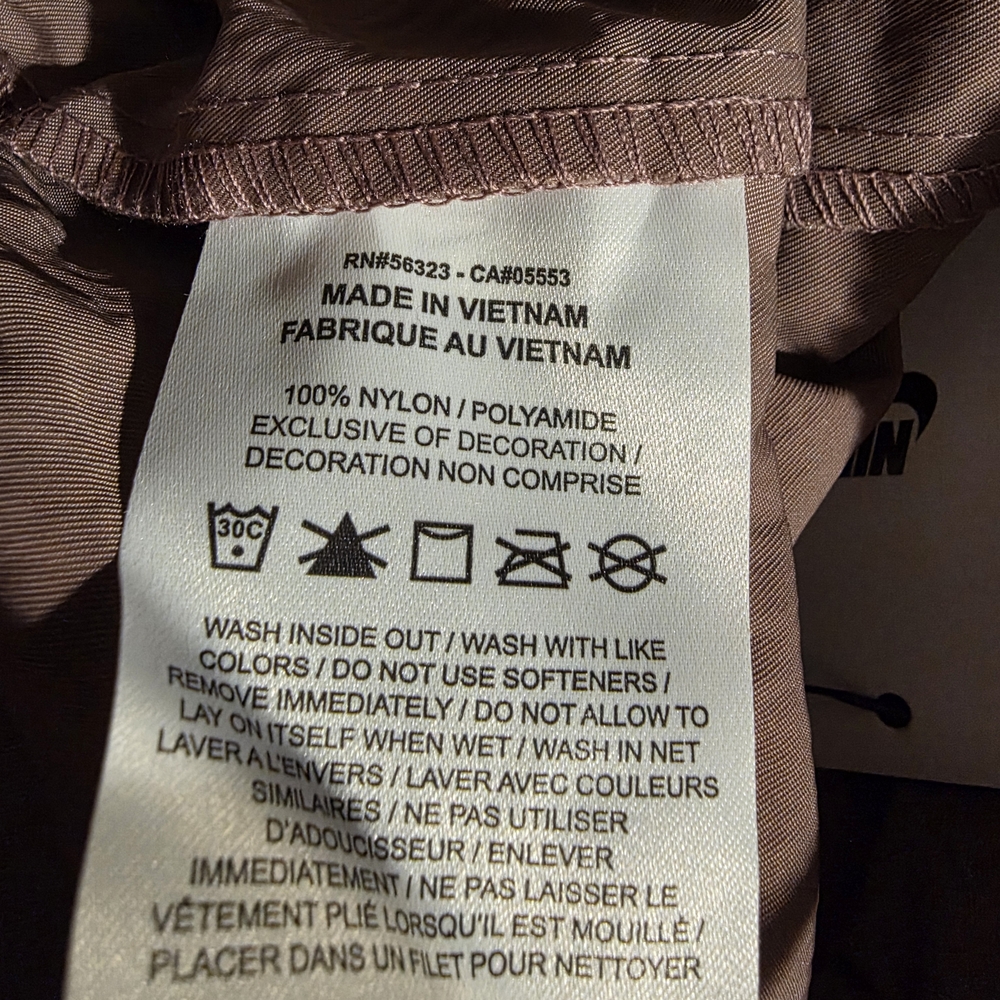 Nike Women's Tan Cargo Shorts - Picture 10 of 10